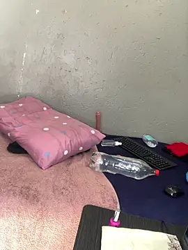 Bellabootie's cam snapshot