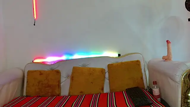 Megan_Blaze01's cam snapshot