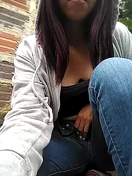 MirandaSingle live sex cam