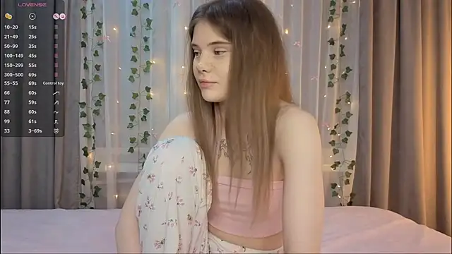 CarolinePepper live sex cam