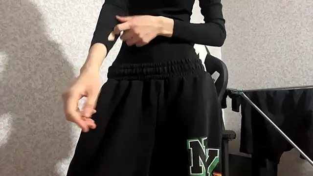 Sweety_Burger's cam snapshot