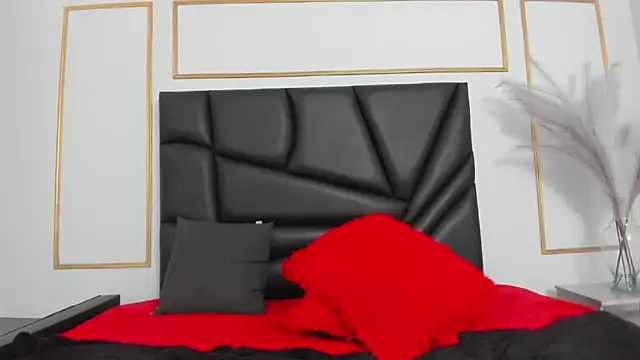 ada_mclaine's cam snapshot