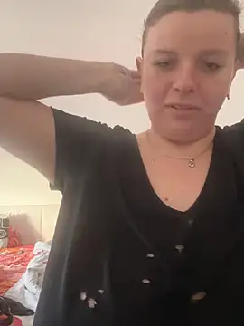 Laura-Loveyou live sex cam