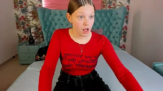 LauraBev's cam snapshot