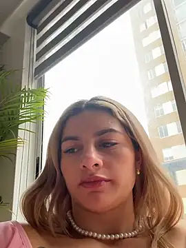 AtheneaRossi live sex cam