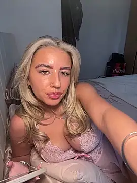 BlondeBetty's cam snapshot