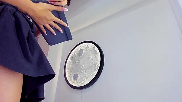 Emily-Queen03 live sex cam