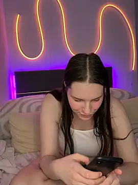 Mila-Jasmin live sex cam