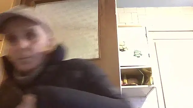 mariusica1@xh live sex cam