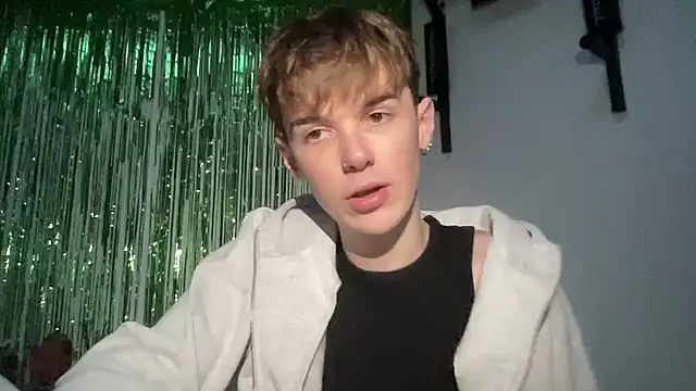 YourMilkyGuy live sex cam