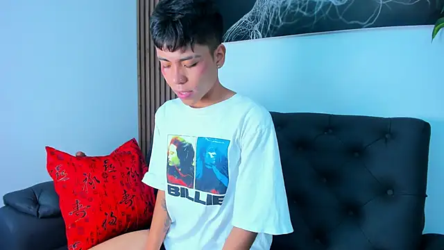 MaxiWildd live sex cam