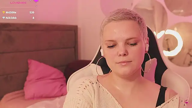 LikaBerry1 live sex cam