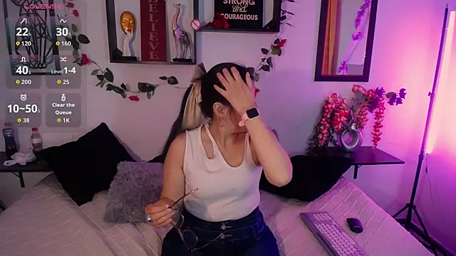 QueenRose94's cam snapshot