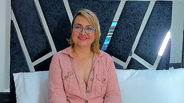 DariaLuca's cam snapshot