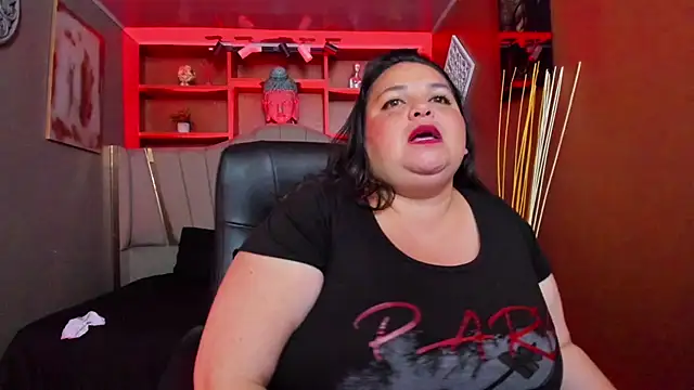 CurvyHoney_'s cam snapshot