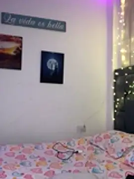 pretty-sofi's cam snapshot