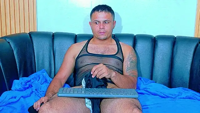 Luke_Cagee's cam snapshot