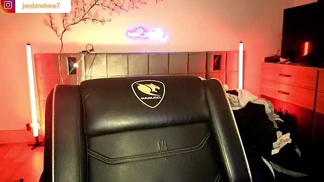 JordanShow live sex cam