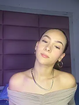 Sophiie_18's cam snapshot