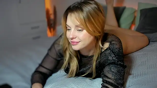 LilyFlamee's cam snapshot