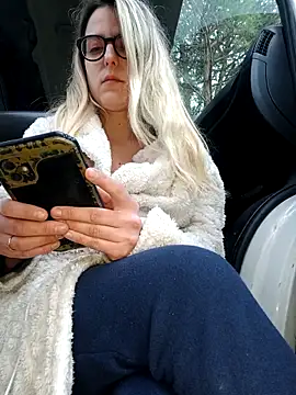 dolcehelena993 live sex cam