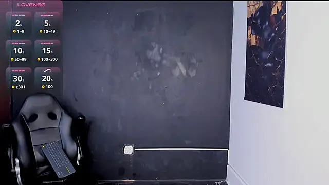 LiamVibes212 live sex cam