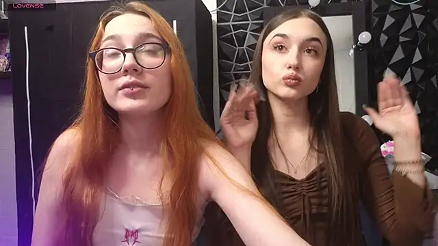 sunny_luna live sex cam