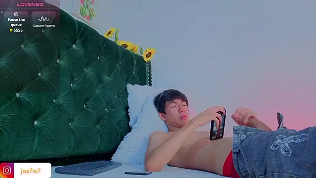 Levii_Ackermann live sex cam