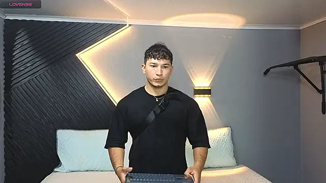 Horny_nick18 live sex cam