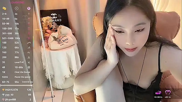 Lydia-668 live sex cam