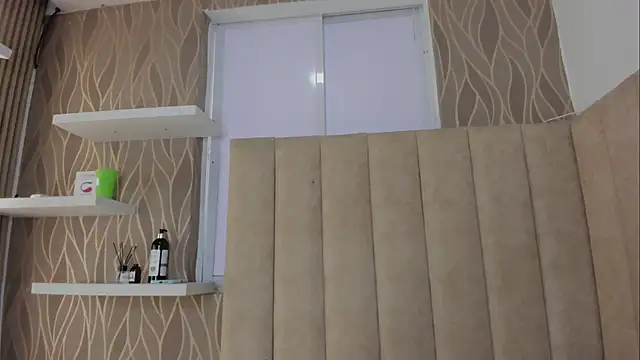 Mariana_collins1's cam snapshot