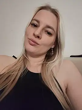 THE_GOLDEN_WOMAN's cam snapshot