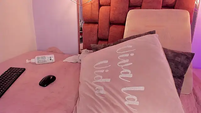 kristakinnky live sex cam