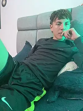 NaytonFreeman live sex cam