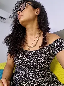 VelvetCurls's cam snapshot