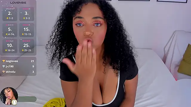 Tina_curly's cam snapshot