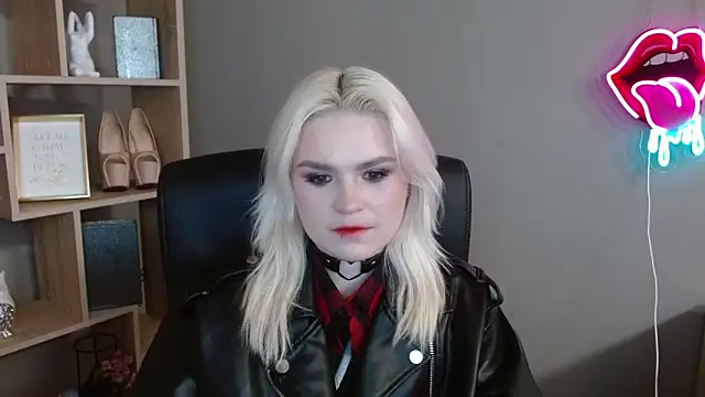 SweetLilyxo's cam snapshot