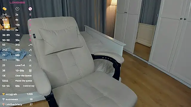 RoxanneComisky's cam snapshot