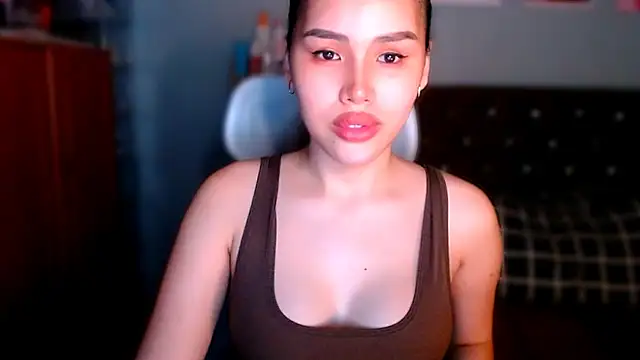 itsAsianFucker live sex cam