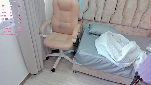 ari_monet live sex cam