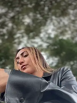 Ninabigtitied live sex cam