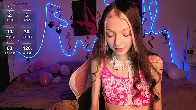 KiraGlam live sex cam