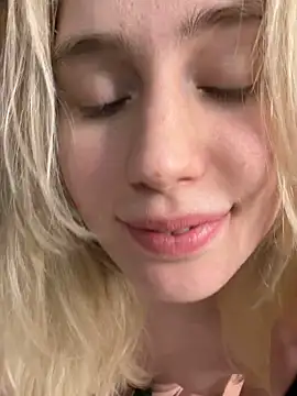 LovelyMiu live sex cam