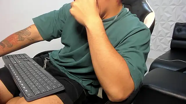 MaxSeduce23 live sex cam