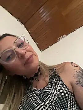 Isabella_Varella live sex cam