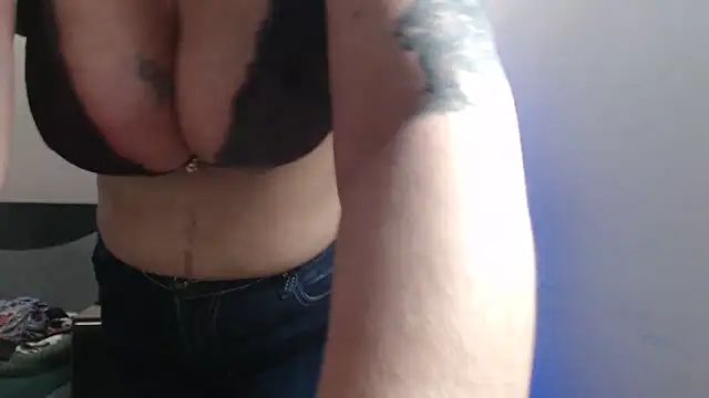 Diablica41 live sex cam