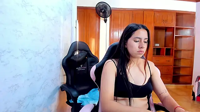 Emily_and_Soffy live sex cam