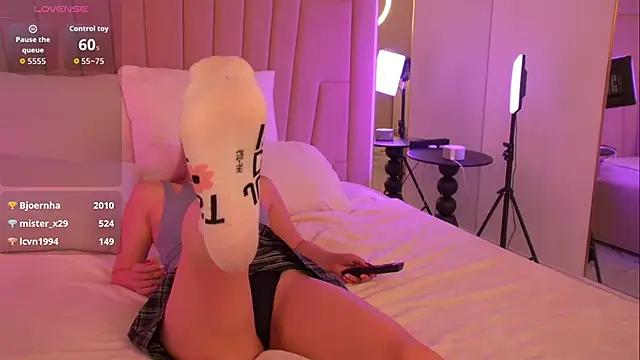 Sona_Lavberi's cam snapshot