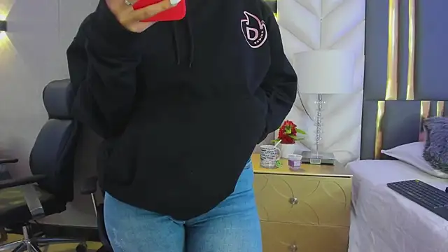 ChloeHarper_ live sex cam