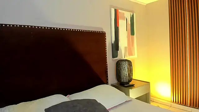 LauraAristizabal live sex cam